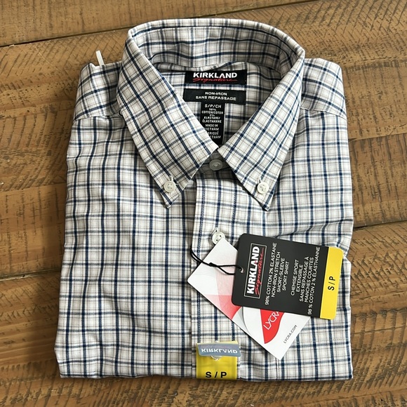 NWT - Kirkland Signature Short Sleeve Button Down Sport Shirts - Picture 2 of 6